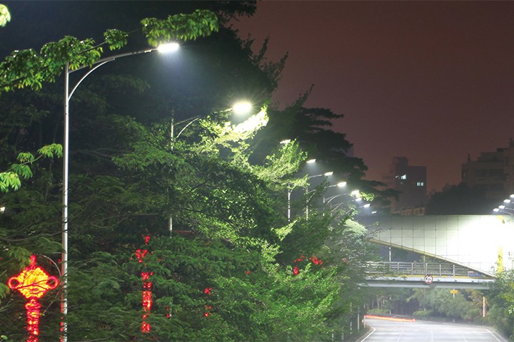 深圳寶安大道路燈項目